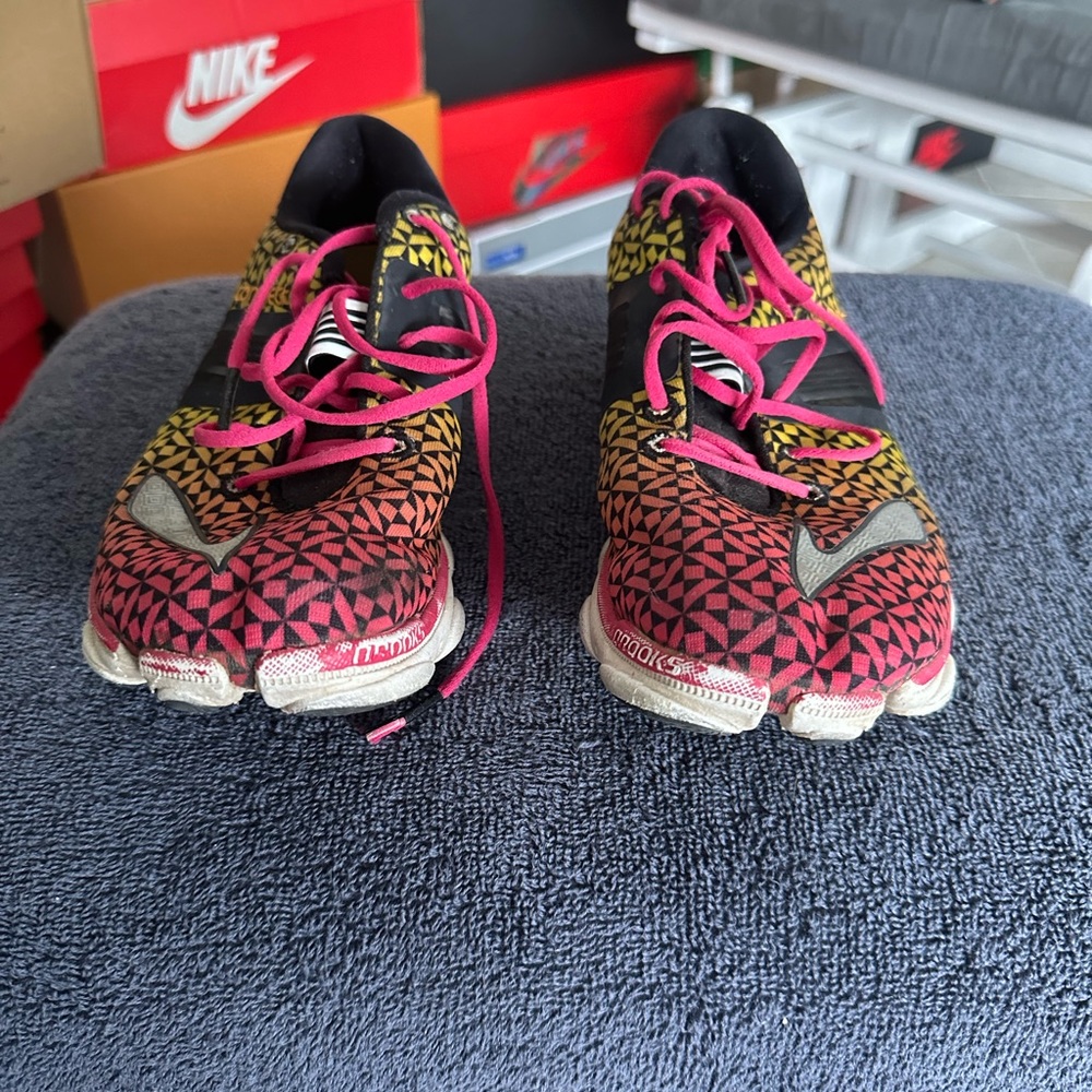 Brooks Running Shoes Pink Orange Women’s Size 8